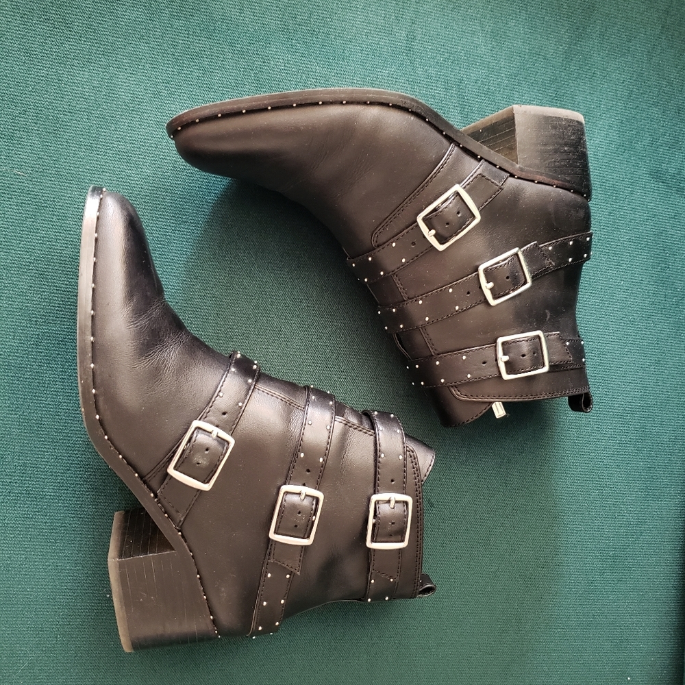 Black buckets leather boots Lord&Taylor 8.5